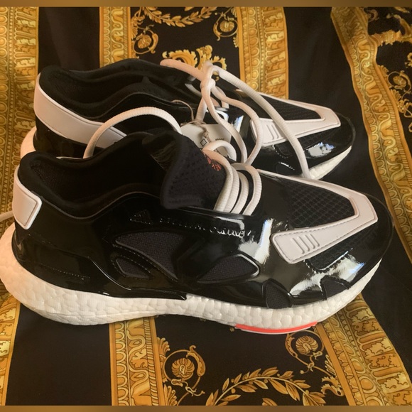 ADIDAS BY STELLA MCCARTNEY ULTRABOOST 22 SHOES (SIZE 7 W—BRAND NEW NEVER WORN) - Picture 3 of 4